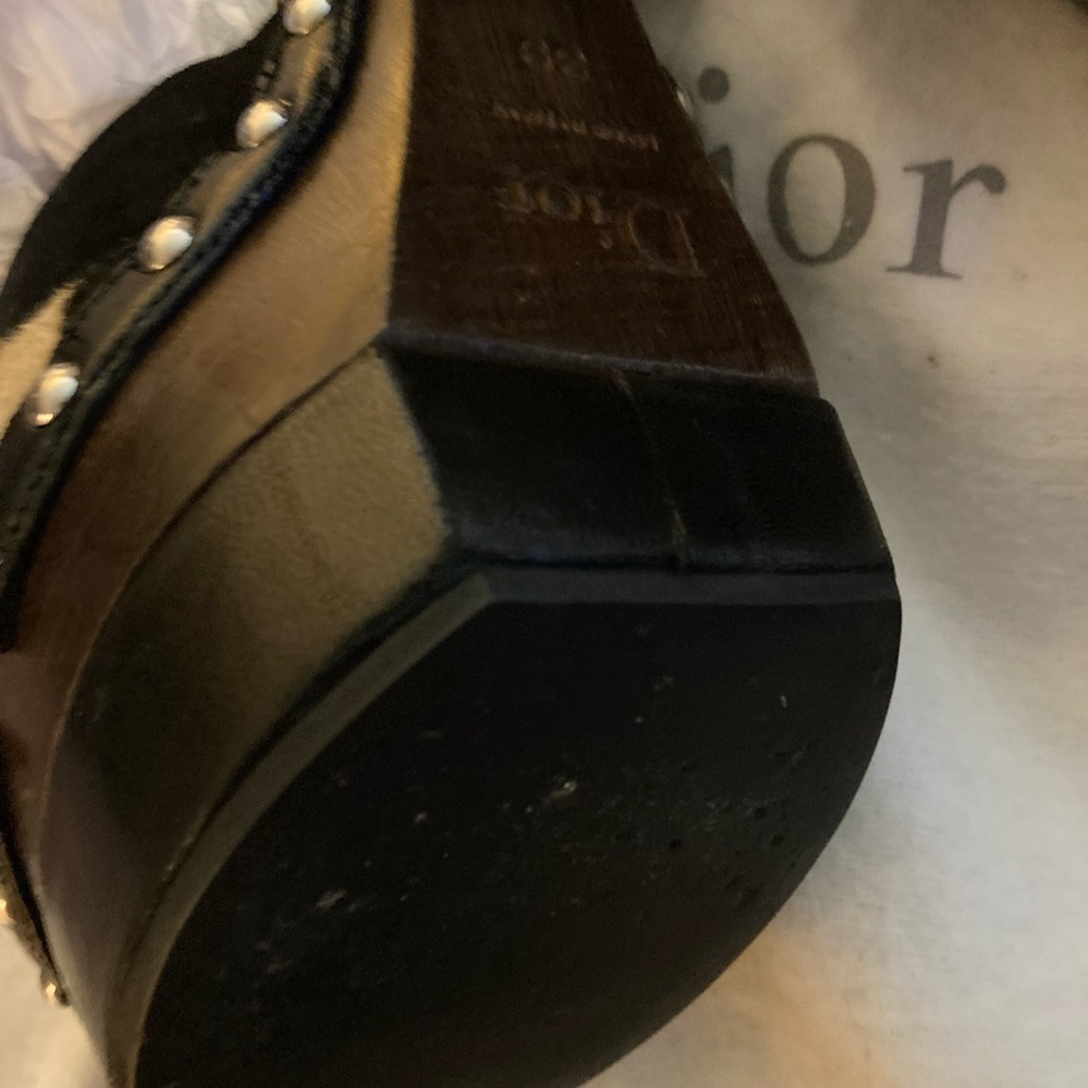 LUXURY Dior Black and Tan Heels Sz 39 with box and dust bag Dior Fire Heels - Picture 3 of 8